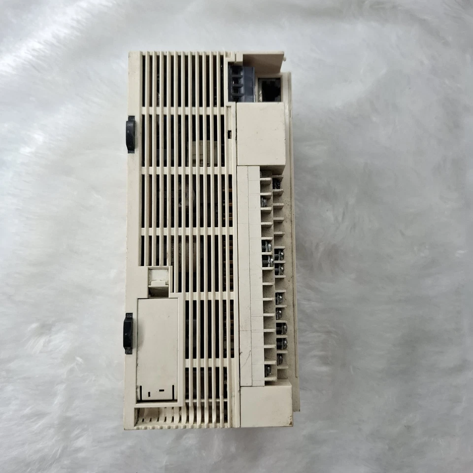 Schneider Electric Modicon TM218LDA40DRPHN Logic Controller 24VDC